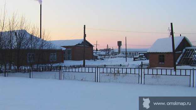 вид в глубь поселка