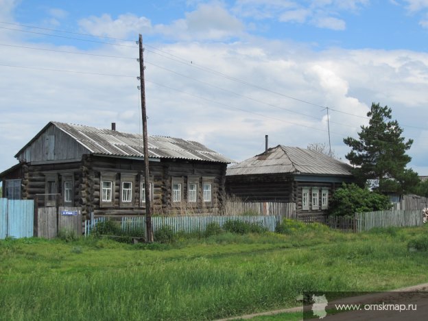 Старые дома на центральной улице