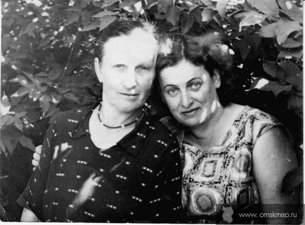 Саковская Анастасия Лаврентьевна и ее дочь Литасова (Саковская) Татьяна Ивановна