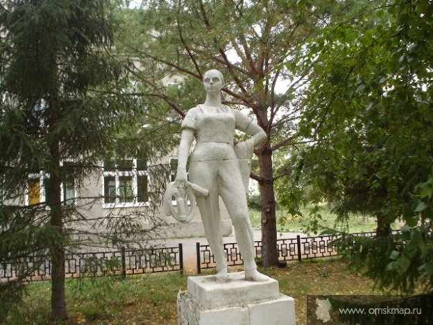 Памятник труженице Желанного Памятник труженице Желанного